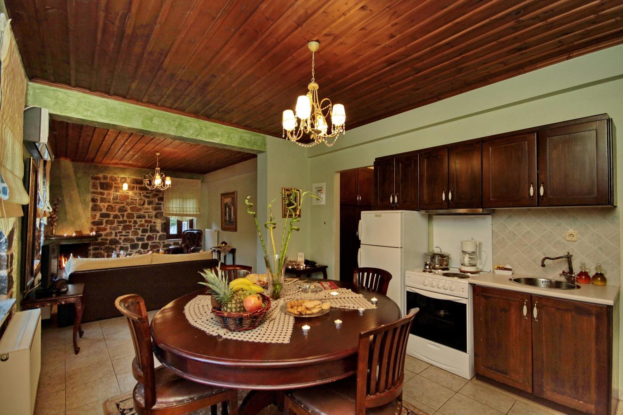 Menalia Villas & Suites Κτημα Κουμπουρη Levidi Room photo