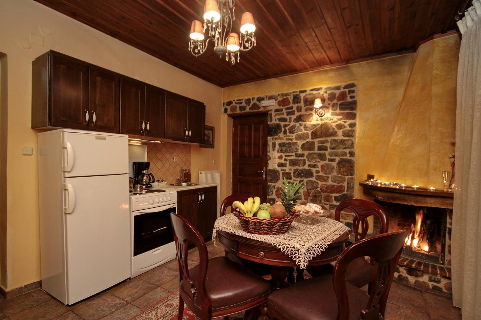 Menalia Villas & Suites Κτημα Κουμπουρη Levidi Room photo
